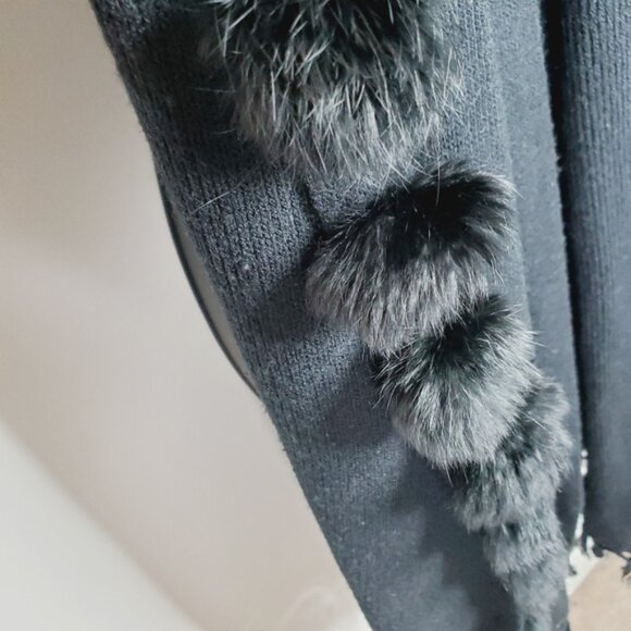 Vintage Genuine Rabbit Fur Old Hollywood Glam Pom Pom Black Large Scarf - Picture 4 of 7